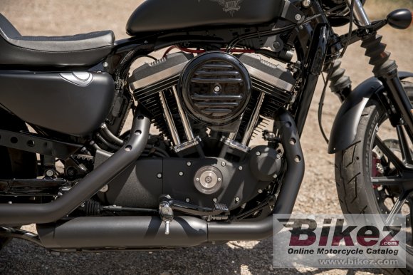 2017 Harley-Davidson Sportster Iron 883