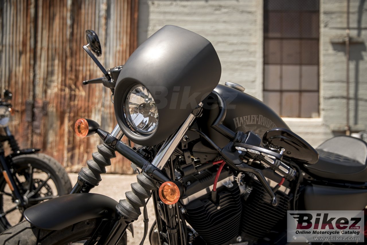 Harley-Davidson Sportster Iron 883