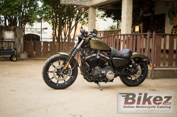 2017 Harley-Davidson Sportster Iron 883