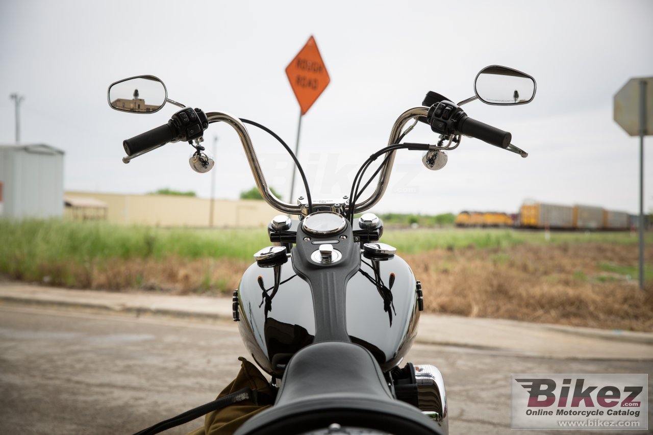 Harley-Davidson Dyna Street Bob