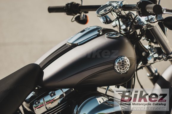 2017 Harley-Davidson Softail Breakout