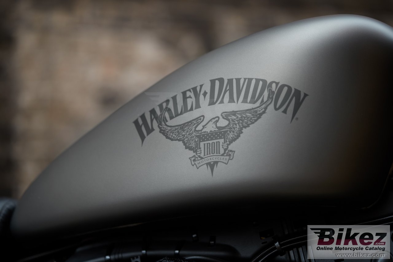 Harley-Davidson Sportster Iron 883