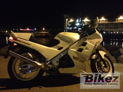 1986 Honda VFR 750 F (reduced effect)