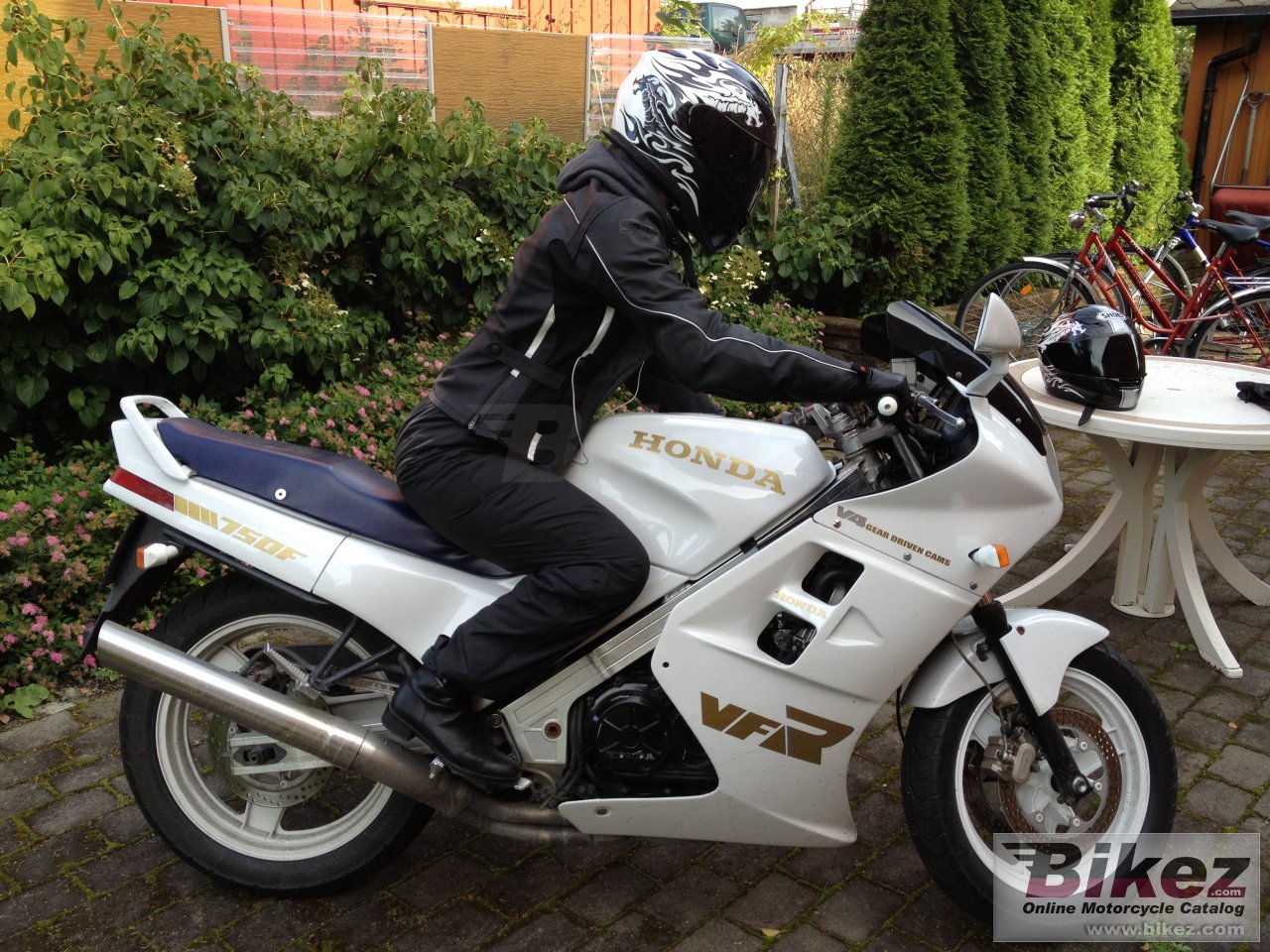 Honda VFR 750 F (reduced effect)