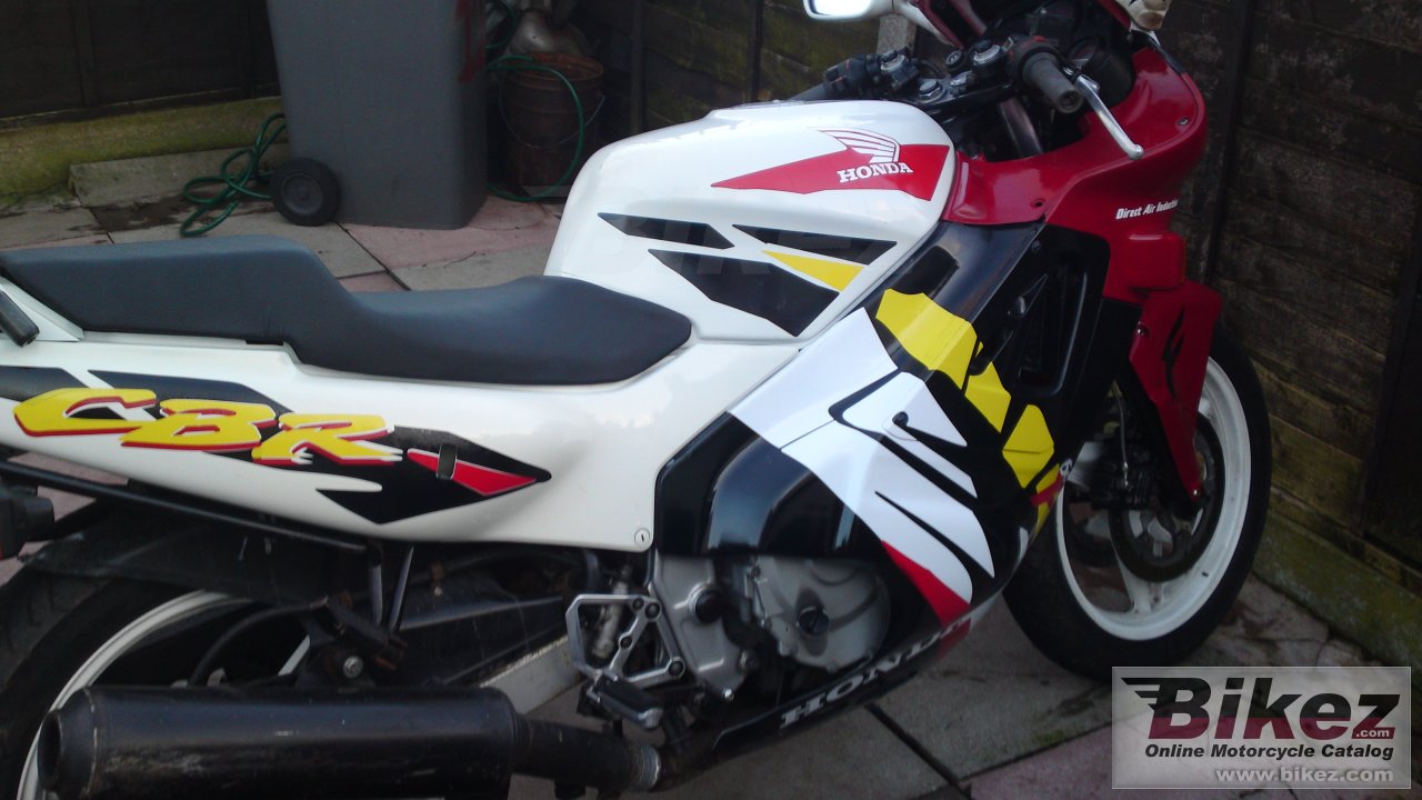 Honda CBR 600 F (reduced effect)