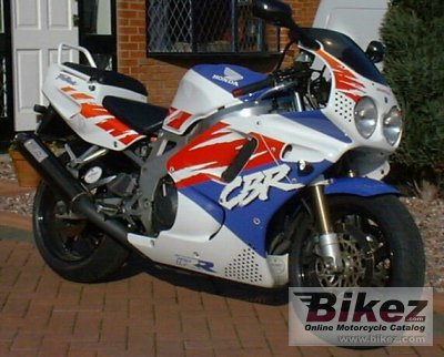 Honda CBR 900 RR (reduced effect)