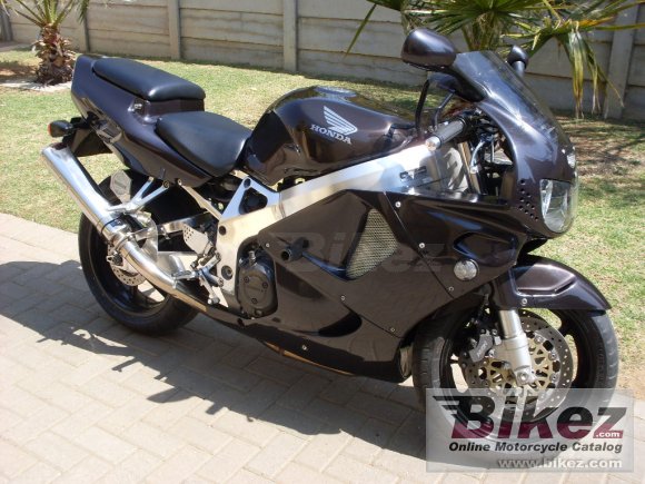 1997 Honda CBR 900 RR Fireblade