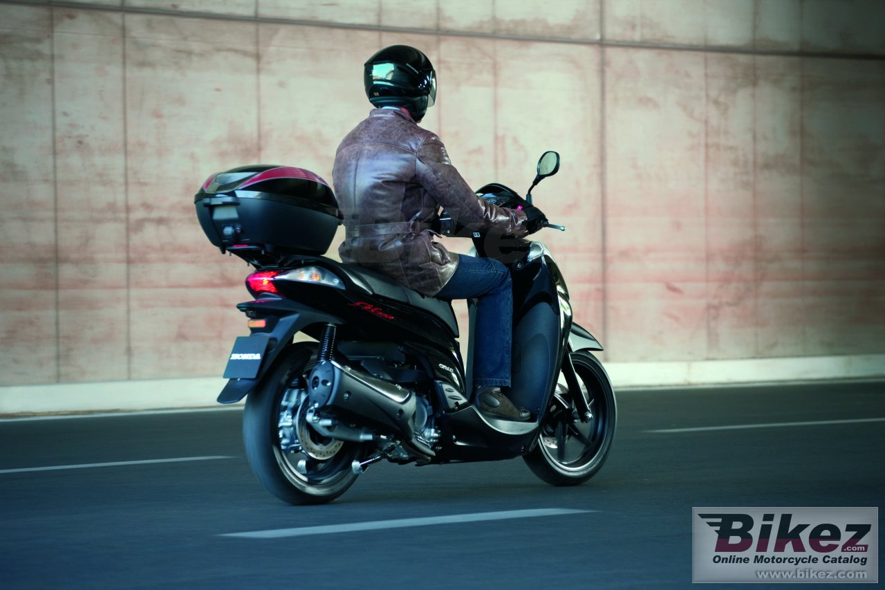 Honda SH300i Sporty