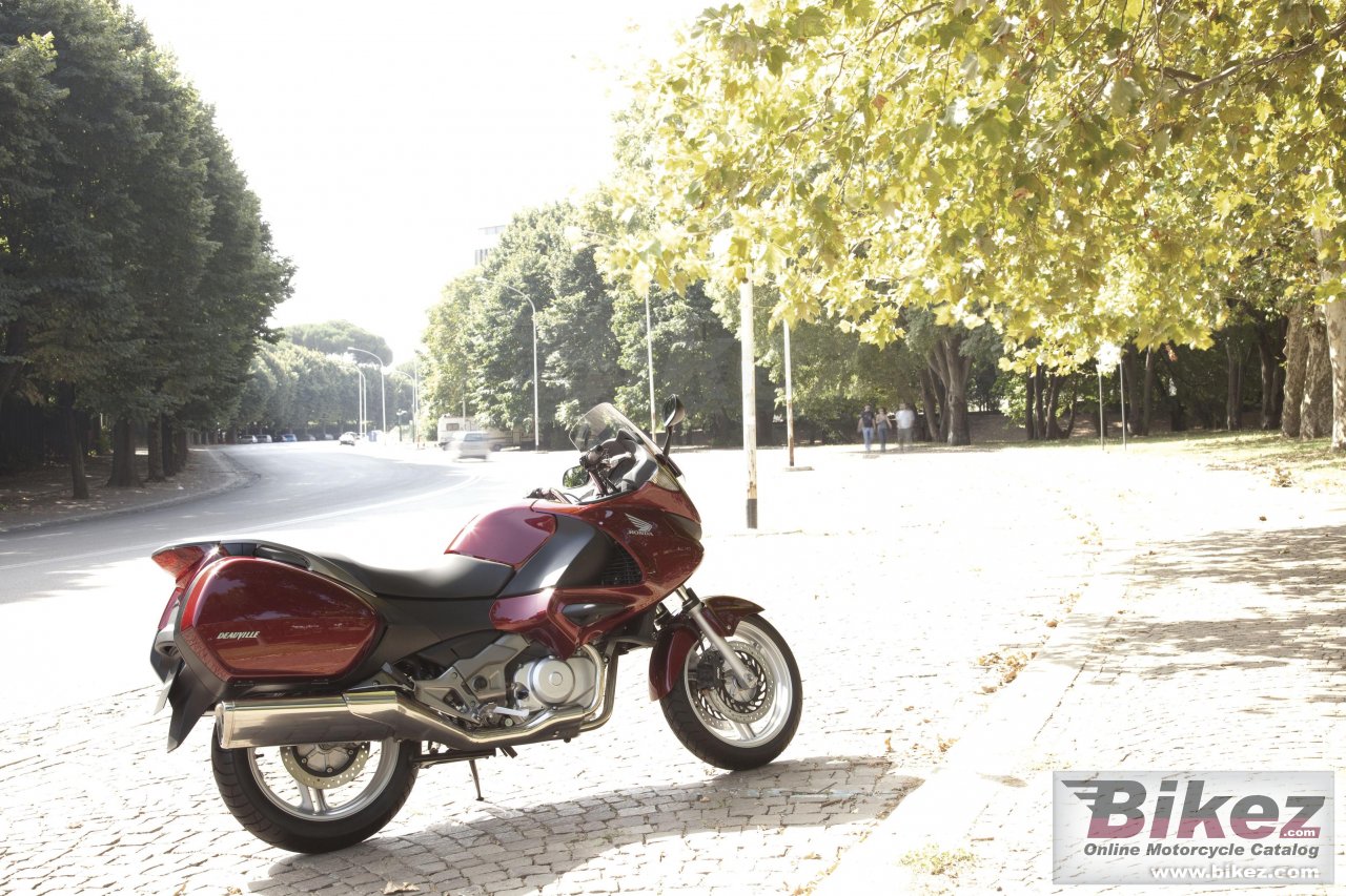 Honda NT700V