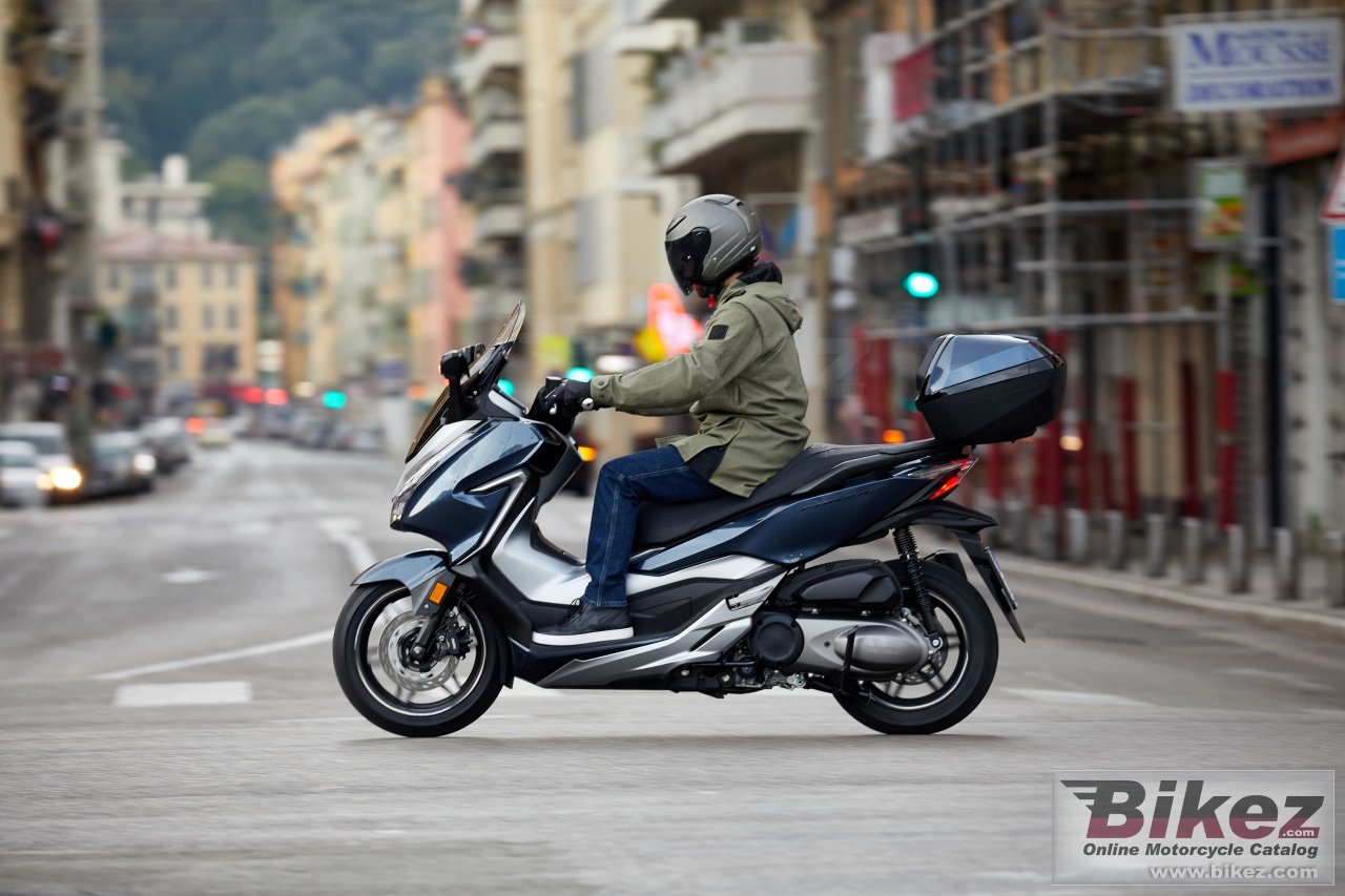 Honda Forza 300