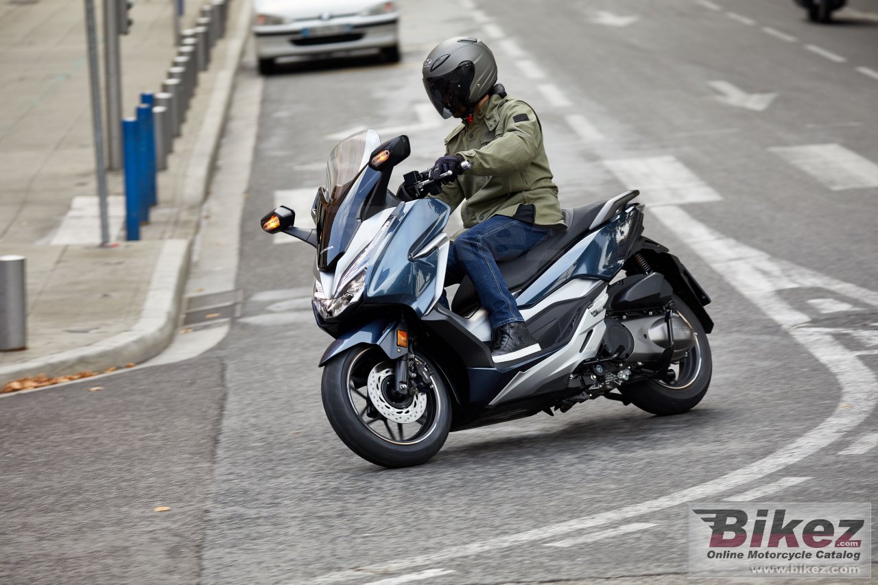 Honda Forza 300