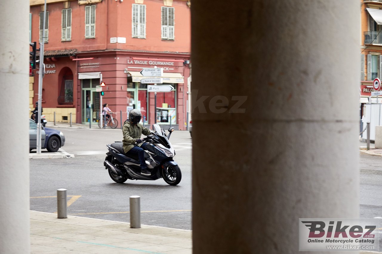 Honda Forza 300