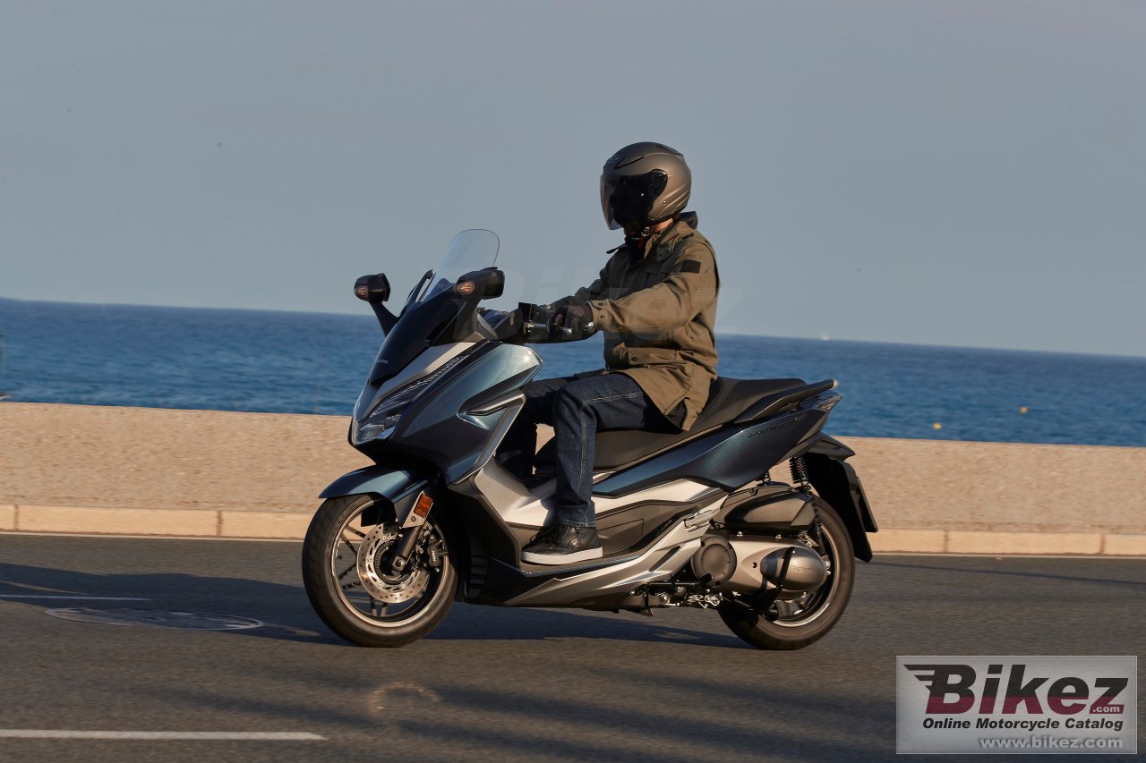 Honda Forza 300