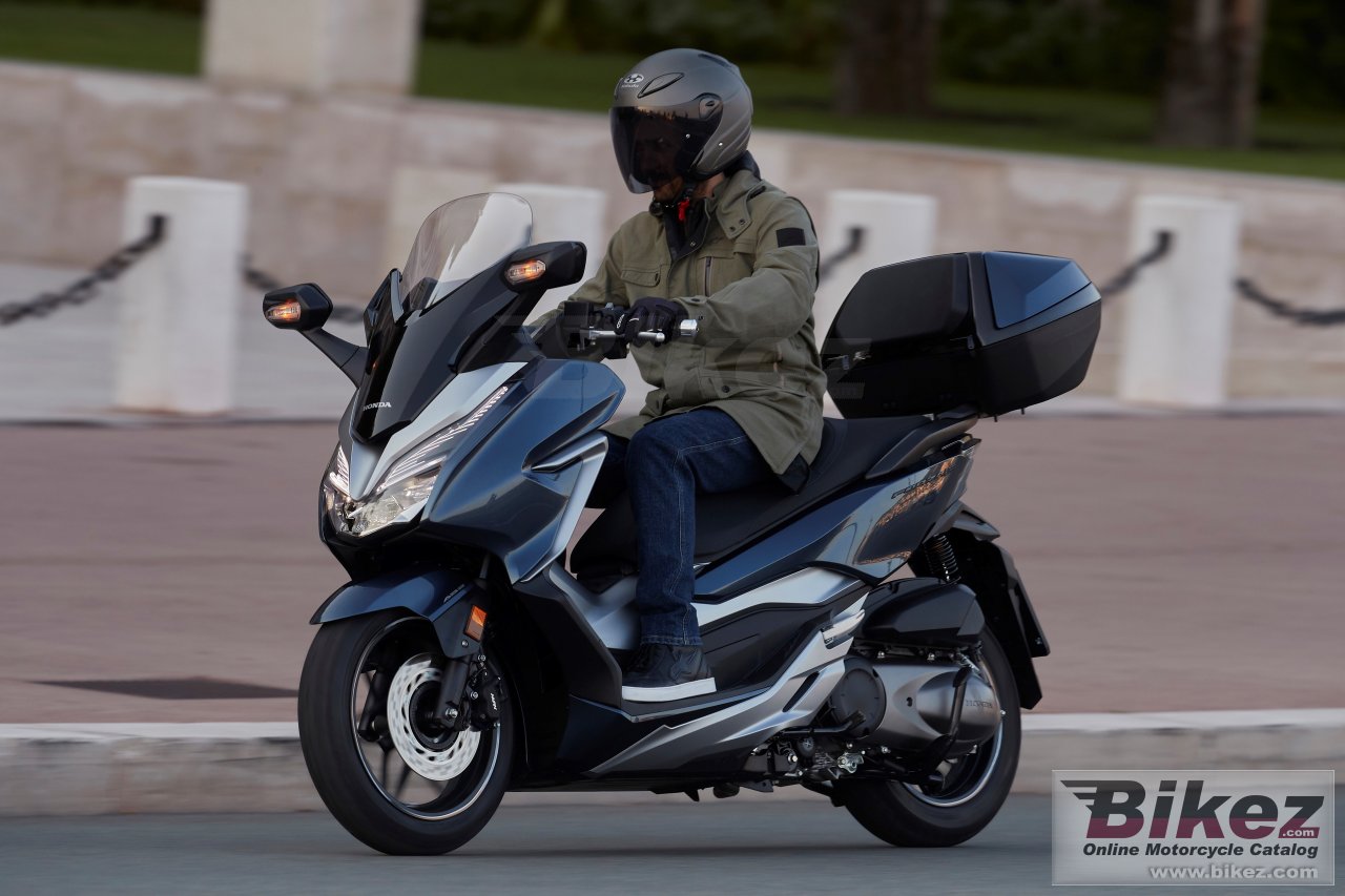 Honda Forza 300