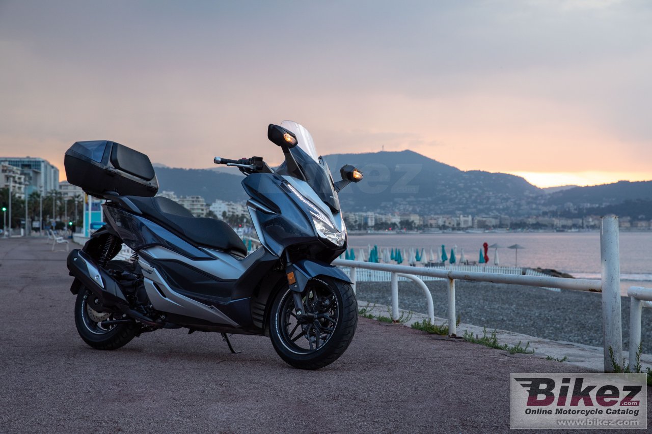 Honda Forza 300