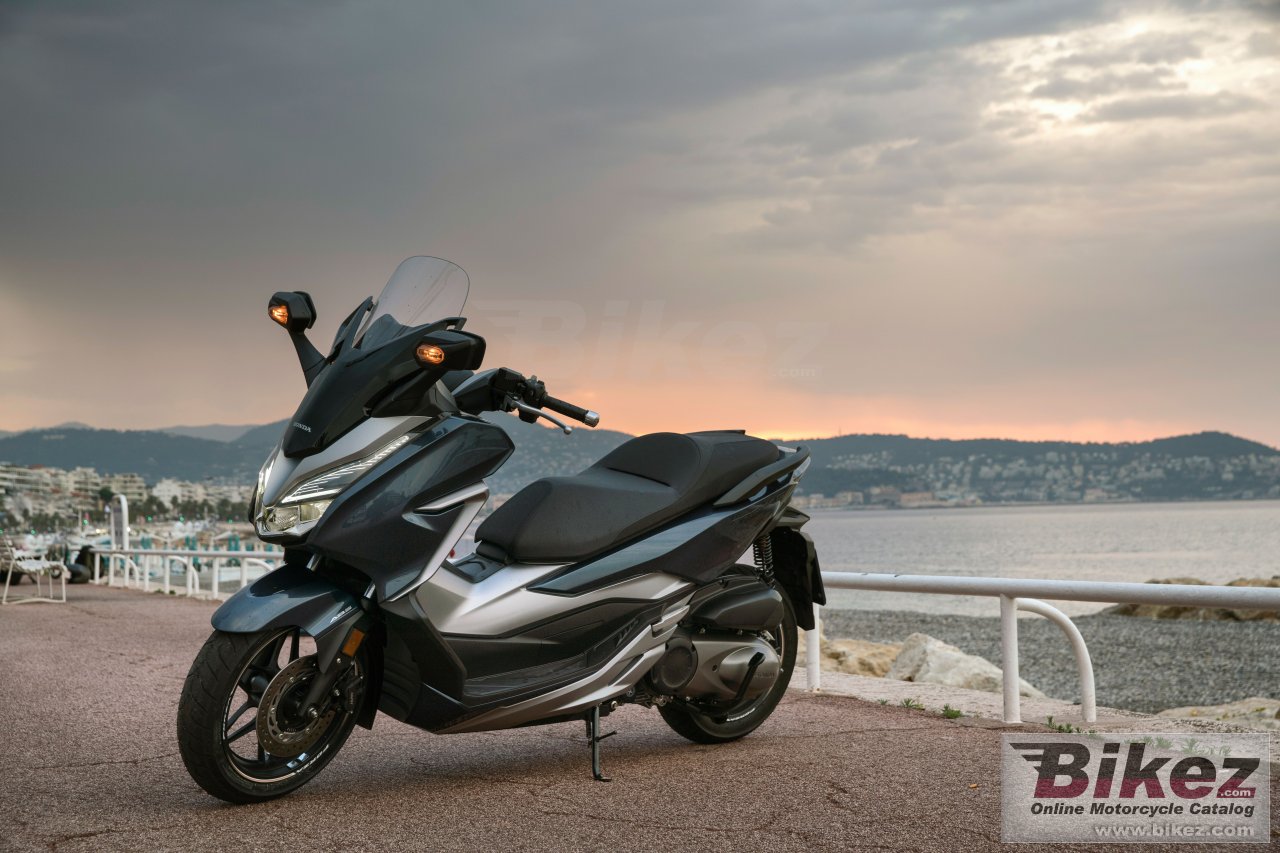 Honda Forza 300