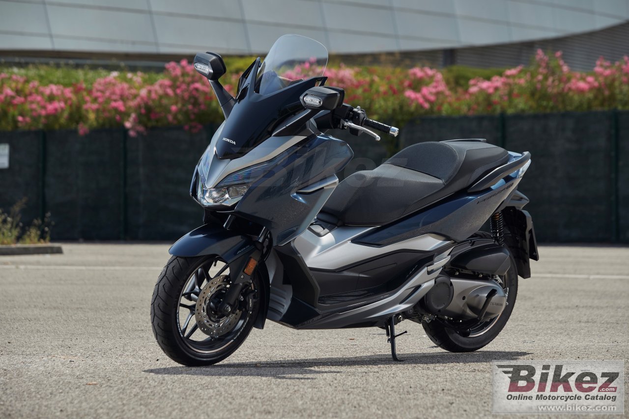 Honda Forza 300