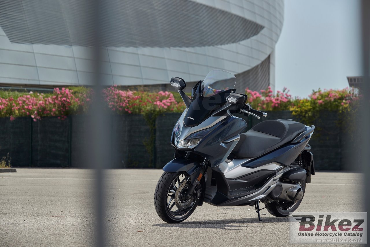 Honda Forza 300