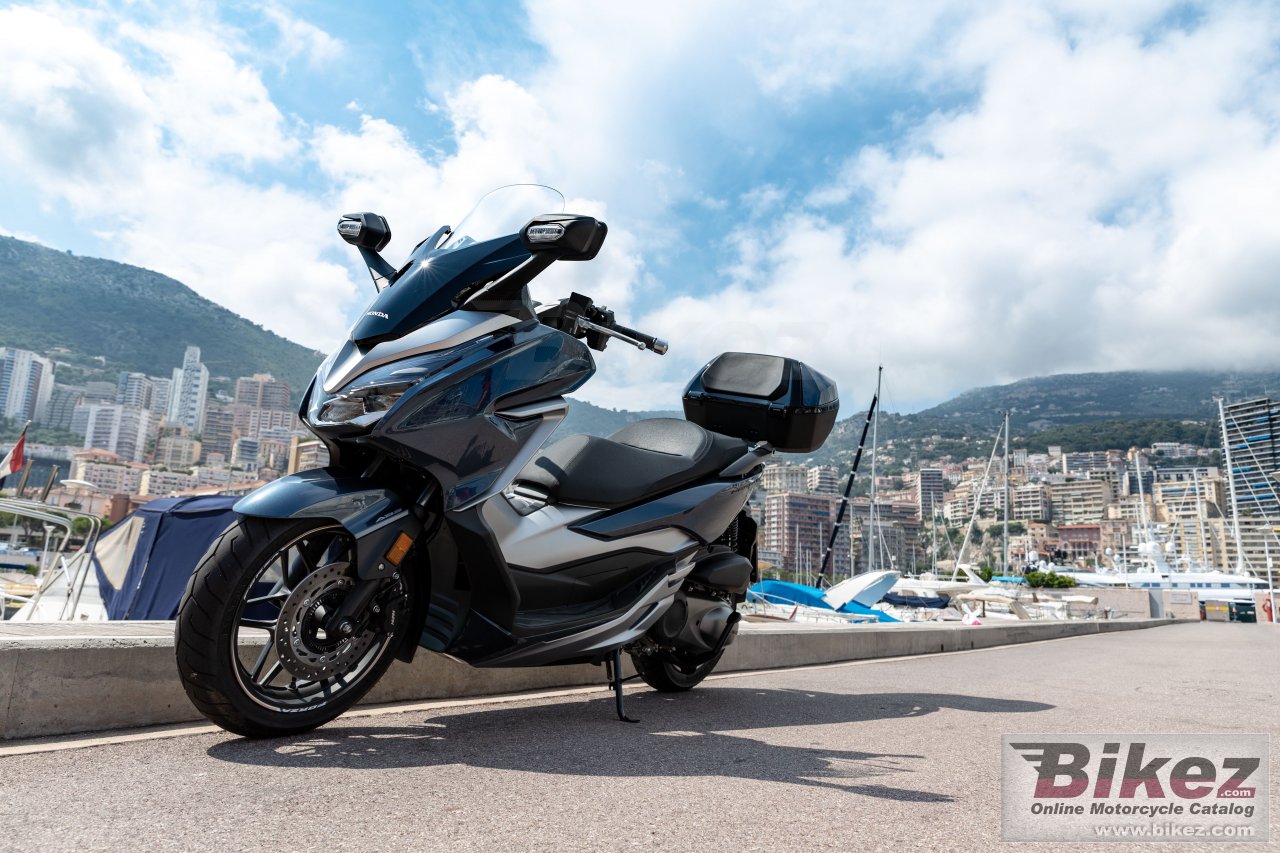 Honda Forza 300
