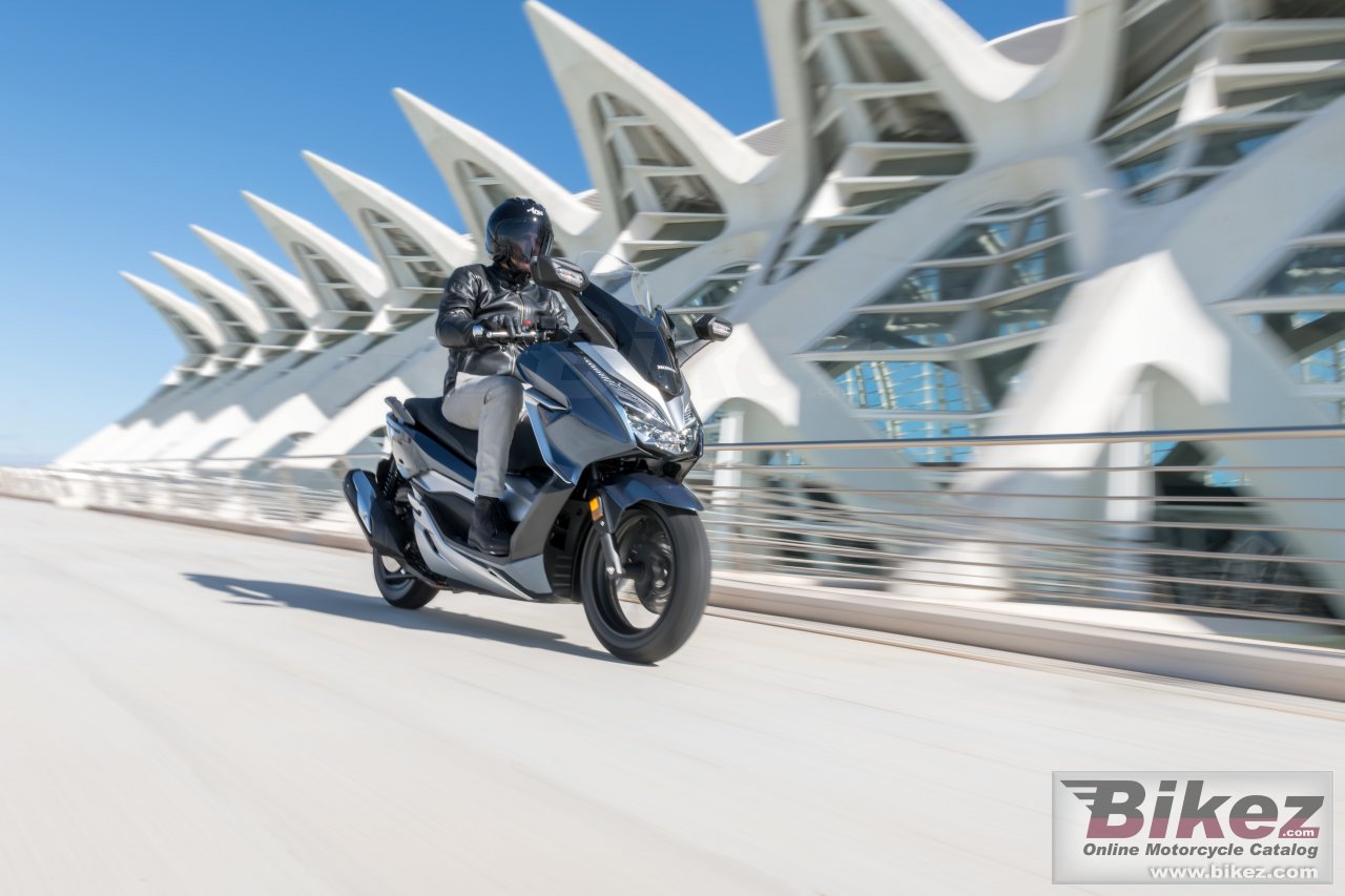 Honda Forza 300
