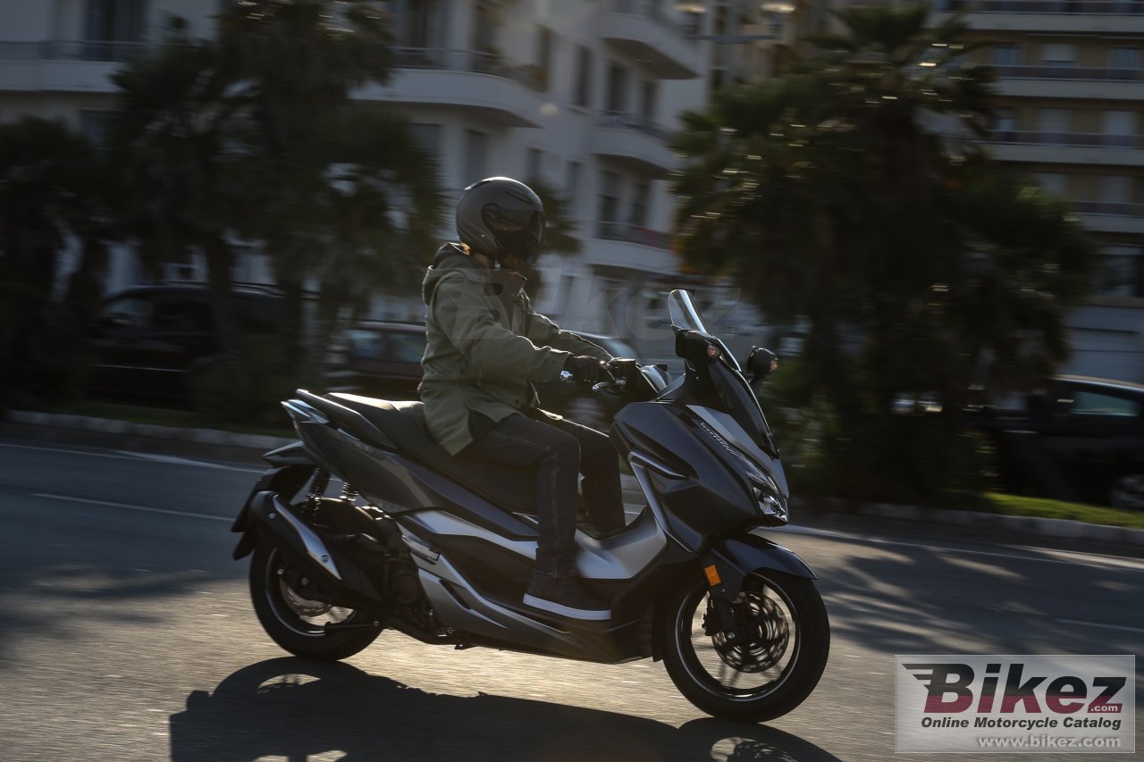 Honda Forza 300