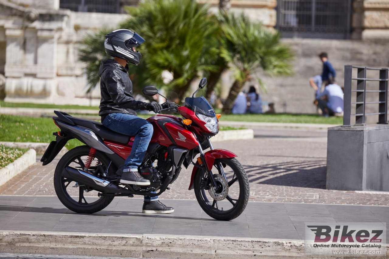 Honda CB125F                                           