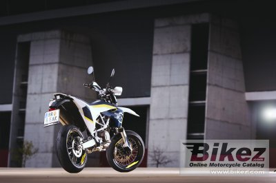 2016 Husqvarna 701 Supermoto