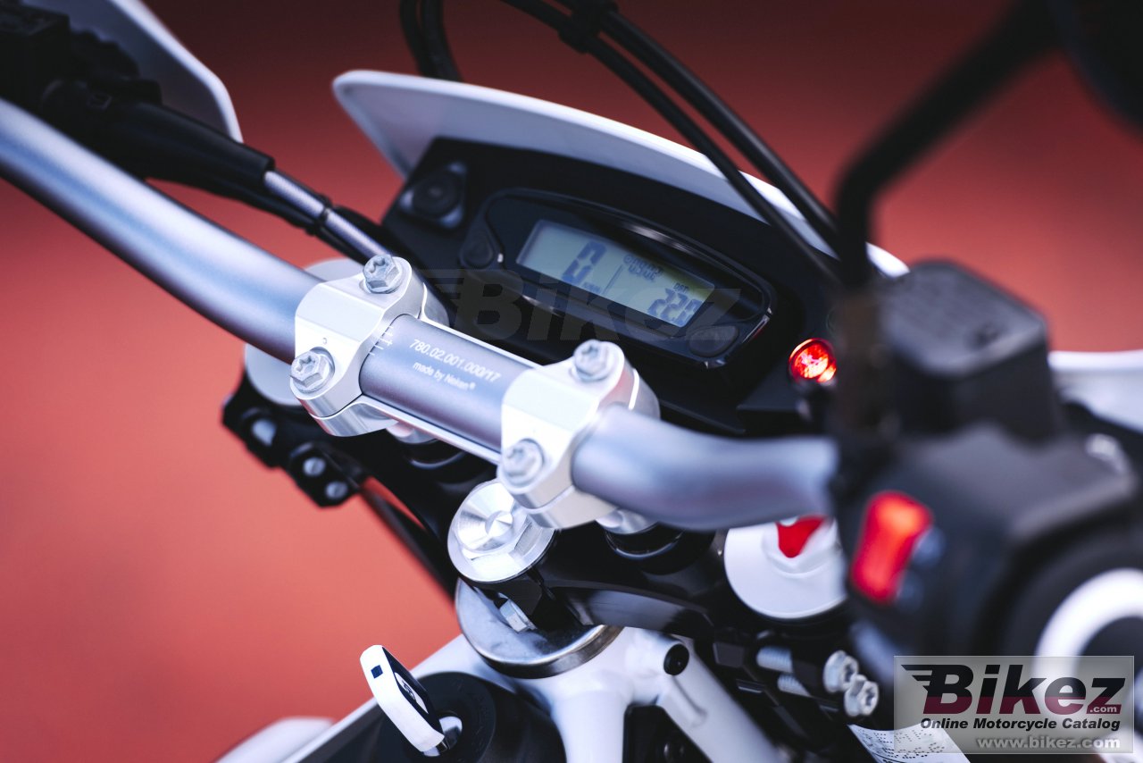 Husqvarna 701 Supermoto