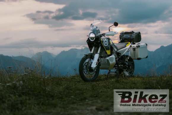 2025 Husqvarna Norden 901 Expedition