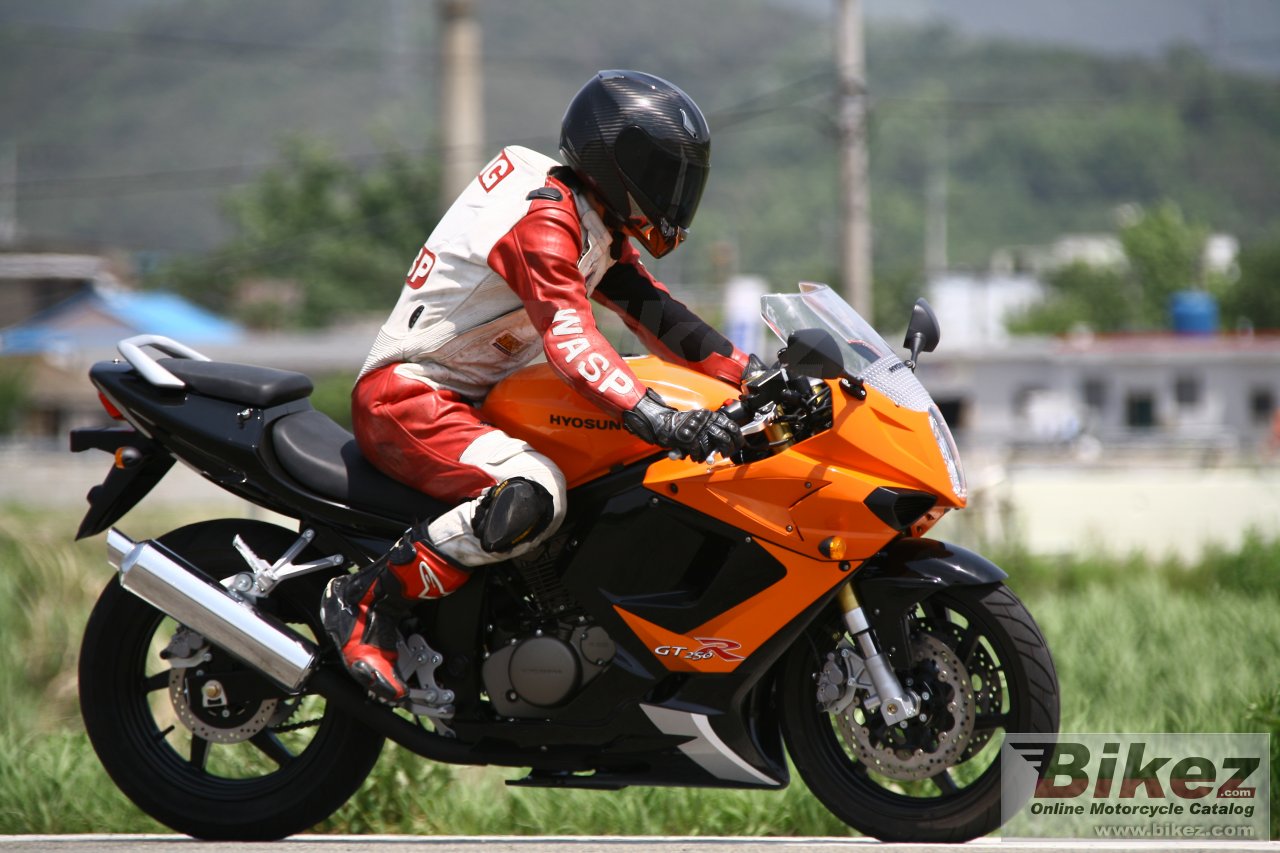 Hyosung GT250R