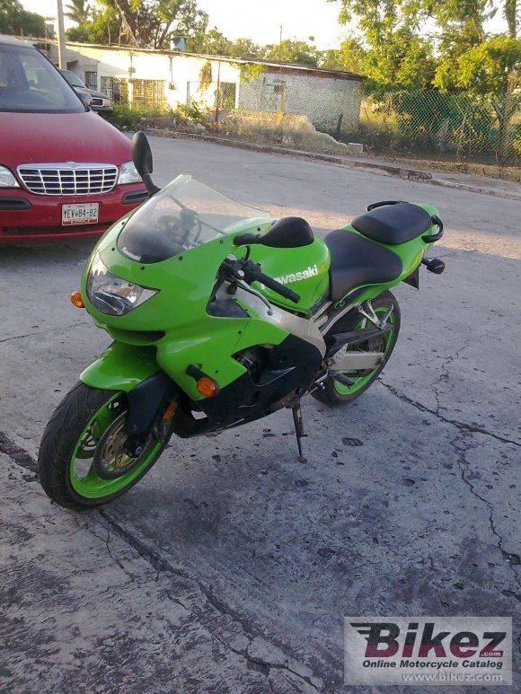 1999 Kawasaki ZX-9R Ninja