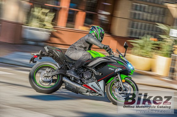 2022 Kawasaki Ninja 650 KRT Edition