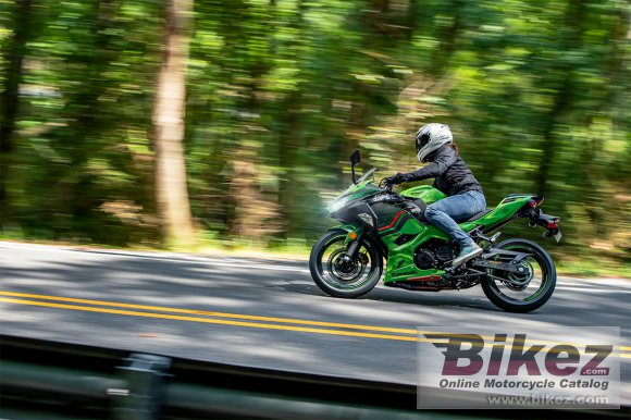 2023 Kawasaki Ninja 400 KRT