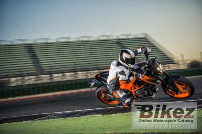 2016 KTM 690 Duke R