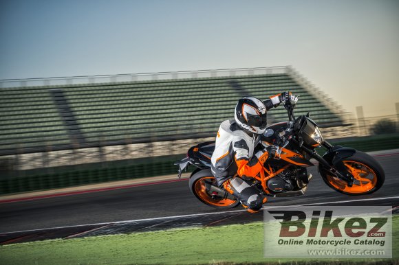 2016 KTM 690 Duke R