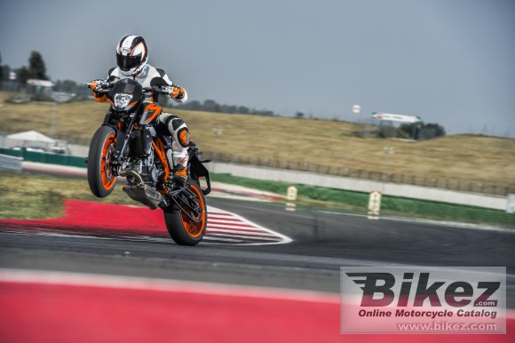 2016 KTM 690 Duke R