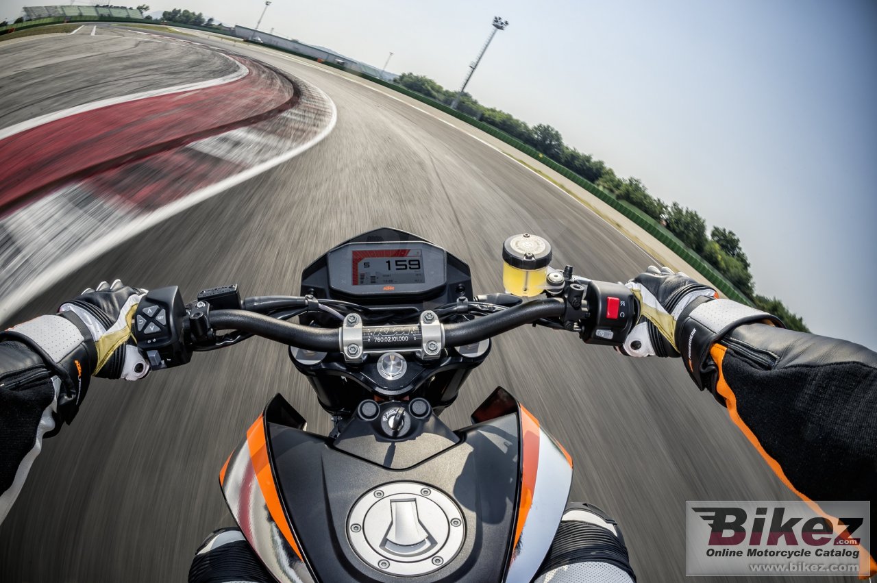 KTM 690 Duke R