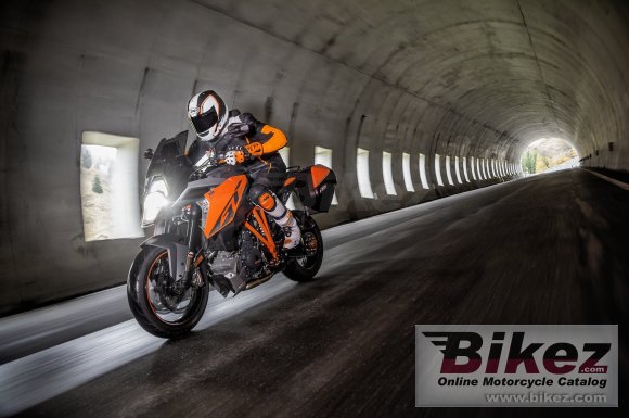 2017 KTM 1290 Super Duke GT