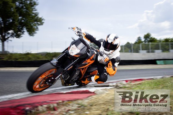 2017 KTM 690 Duke R