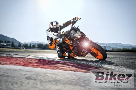 2017 KTM 690 Duke R