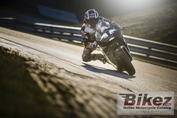 2017 KTM RC16