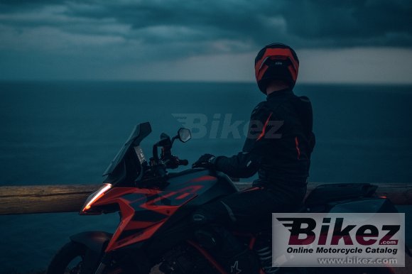 2022 KTM 1290 Super Duke GT