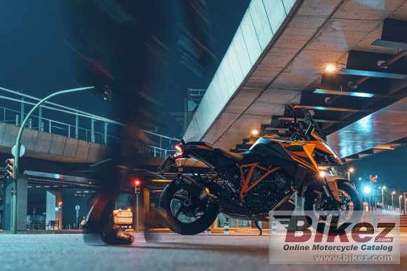 2022 KTM 1290 Super Duke GT