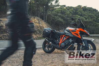 2022 KTM 1290 Super Duke GT