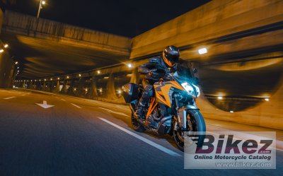 2022 KTM 1290 Super Duke GT