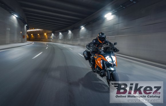 2022 KTM 1290 Super Duke GT