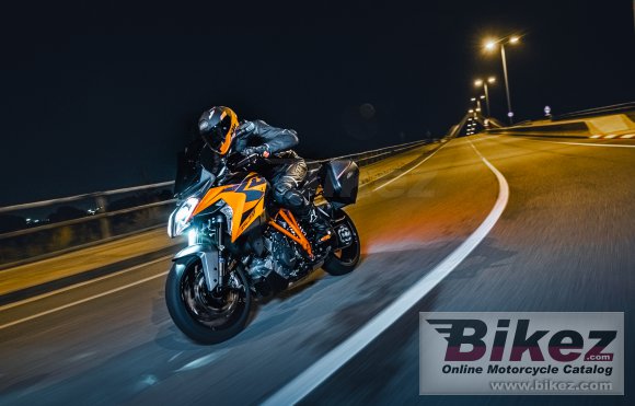 2022 KTM 1290 Super Duke GT