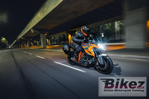 2022 KTM 1290 Super Duke GT