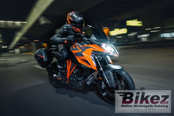 2022 KTM 1290 Super Duke GT