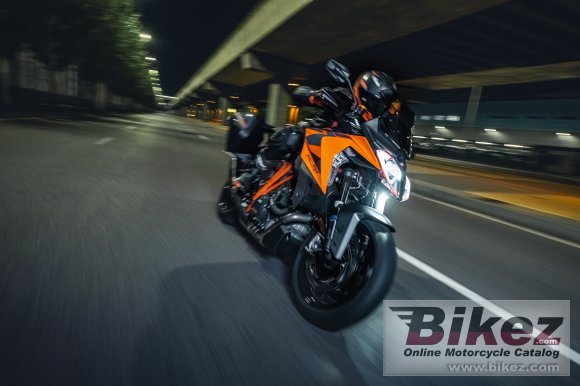 2022 KTM 1290 Super Duke GT